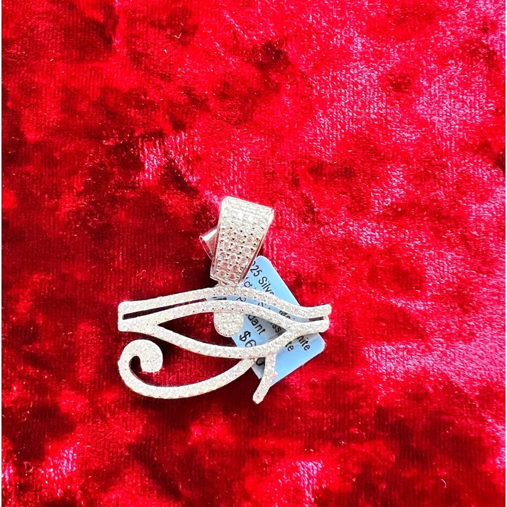 .925 Moissanite Eye of Ra